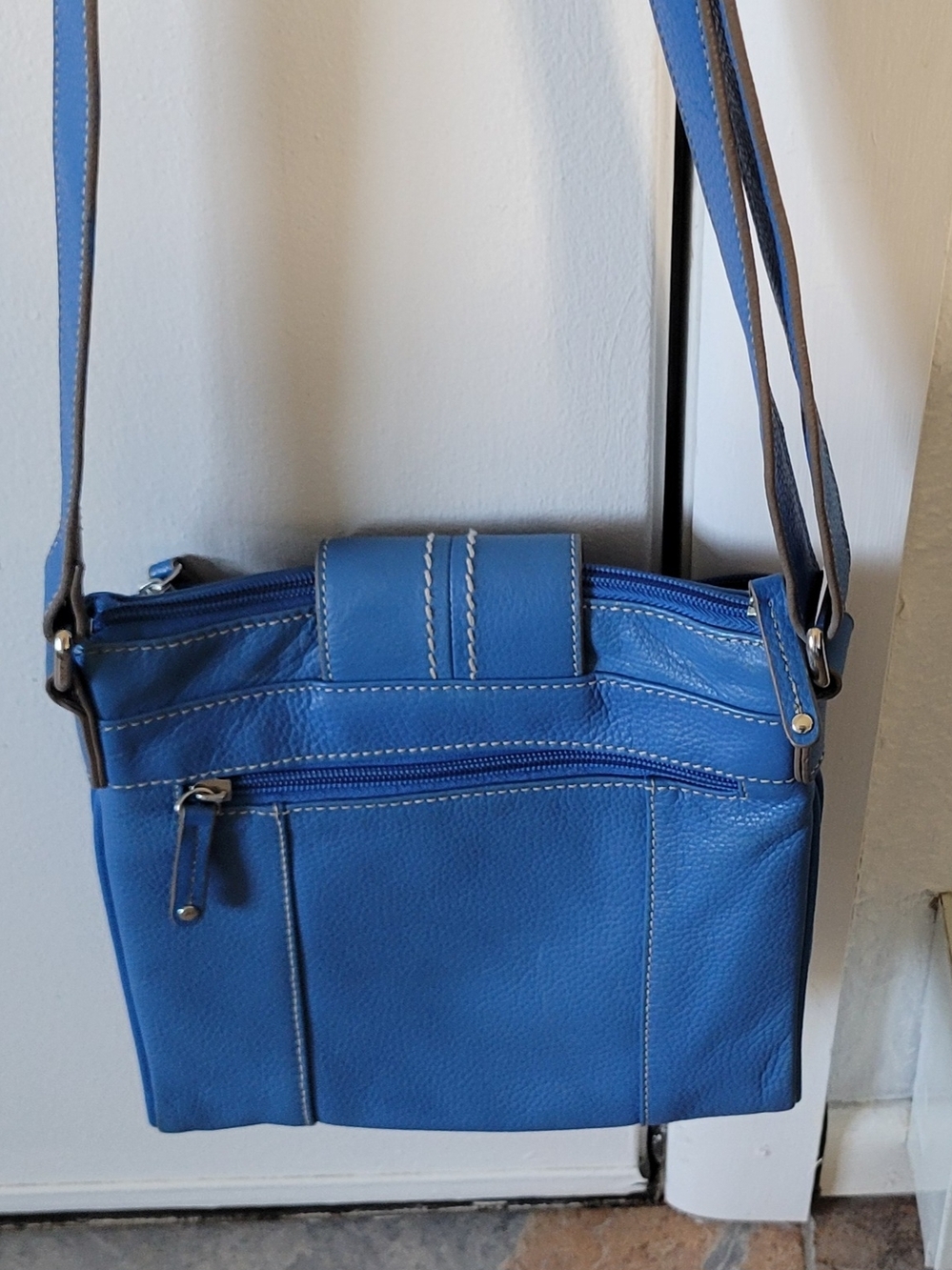 Tignanello Crossbody Leather Bag - Picture 2 of 9